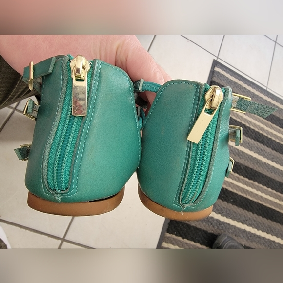 Justfab green sandals size 11 - Picture 2 of 4